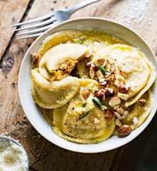 Ravioli de courge aux noisettes