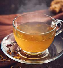 Tisana zenzero, curcuma e camomilla