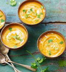 Soupe de patate douce au lait de coco et curry