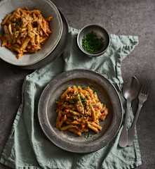 Penne com guisado de frango