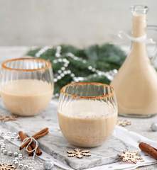Likier jajeczny na ciepło (Eggnog)