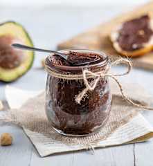 Krem czekoladowo-orzechowy z awokado