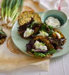 Tacos de curgete com recheio de natas azedas e cebolo - TM5