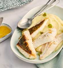Saint-pierre en double cuisson, mousseline de panais et beurre d'agrumes