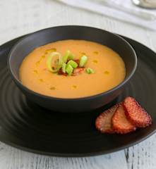 Γκασπάτσο φράουλας