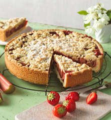 Rhabarber-Erdbeer-Streusel-Kuchen