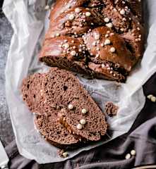 Brioche met Cacao en Witte-Chocoladestukjes