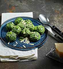 Gnocchi di pane con ricotta e spinaci