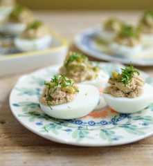 Huevos rellenos con atún