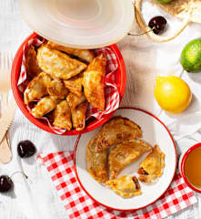 Empanadillas de patata, picadillo y pimientos de Padrón