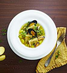 Minestra di pasta, patate e cozze