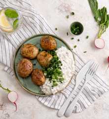 Pieczone młode ziemniaki z twarożkiem