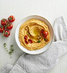 Hummus ai pomodorini