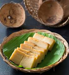 Kue Bingka Ubi (Baked Tapioca Cake)