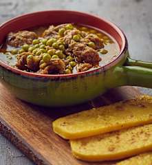 Stracotto di manzo di Razza Piemontese a Cottura Lenta con piselli e polenta