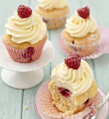 Cupcakes de coco y frambuesa