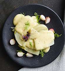 Finocchi sottovuoto con fonduta al Parmigiano Reggiano