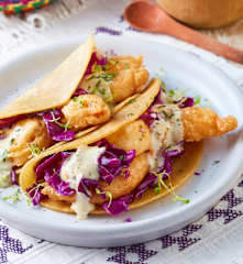 Tacos de camarón con mayonesa de habanero