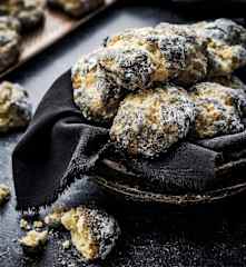Biscuits noirs au citron