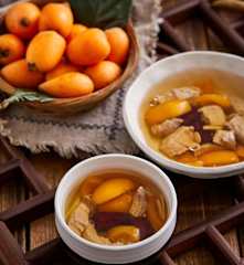 鲜枇杷蜜枣瘦肉汤