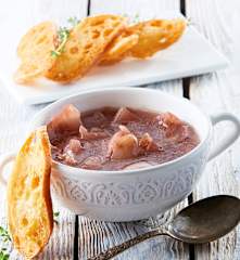 Sopa de cebolla vegana