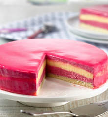 Entremets cassis et crémeux citron