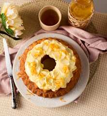 Orangen-Guglhupf mit Frosting