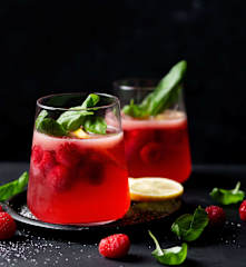 Frambuaz ve Fesleğenli Sangria