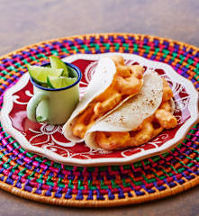 Tortille z krewetkami w kremowym sosie z chili