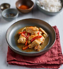 Hähnchen mit Paprika und Reis