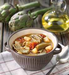 Zuppa di patate e carciofi