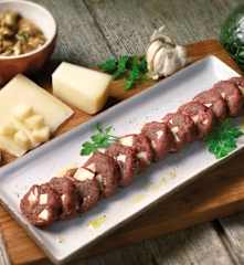 Salame di manzo al Montasio con contorno di porcini