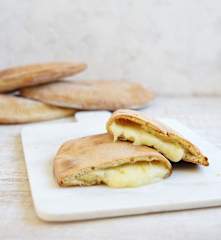 Calzone de cebolla y queso