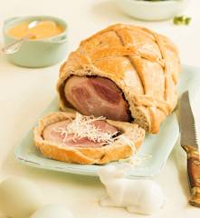 Osterschinken im Brotteig mit Selchsuppe