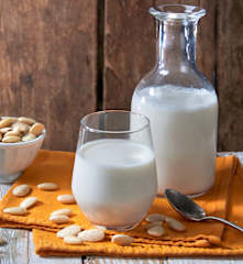 Bevanda a base di mandorle (vegan)