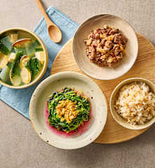 午餐（仔姜牛肉、蒜泥米苋、冬瓜海带蛤蜊汤、燕麦芡实饭）