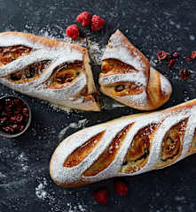 蔓越莓芝士软欧包