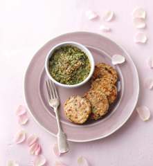 Hambúrgueres de frango com gratinado de legumes