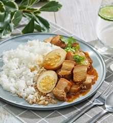 Tau Eu Bak (Braised Soy Sauce Pork Belly)