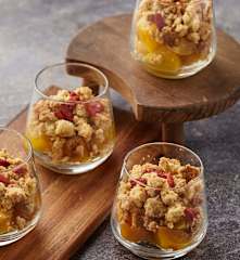 Crumble di pesche al Passito a Cottura Lenta con bacche di goji