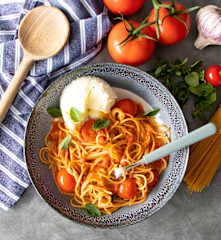 Summer tomato and gin pasta sauce