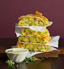 Erdäpfelstrudel mit Kräutermousseline