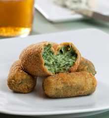 Croquetas de espinacas al cabrales
