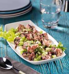 Insalata di polpo, sedano e prezzemolo