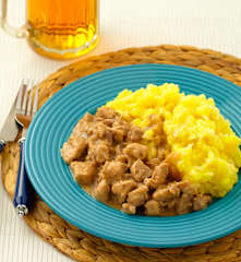 Pivní maso se šťouchanými bramborami