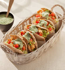 Poulet mariné et pain pita