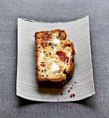 Cake tomate, feta et graines de nigelle
