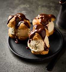 Profiteroles