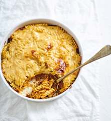 Massa gratinada com alheira e cogumelos