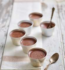 Pudim de chocolate e baunilha